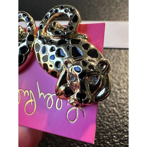 Lilly Pulitzer Gold Tone Signed Cheetah Leopard Stud Post Earrings NEW - Picture 2 of 6